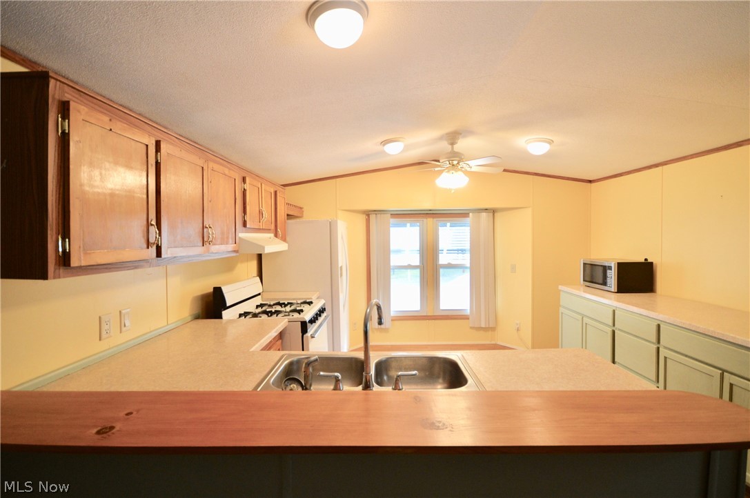 6610 Lear Nagle Road, Unit 208 North Ridgeville, OH 44039 - Photo 6 of 31 Gallery Image 6