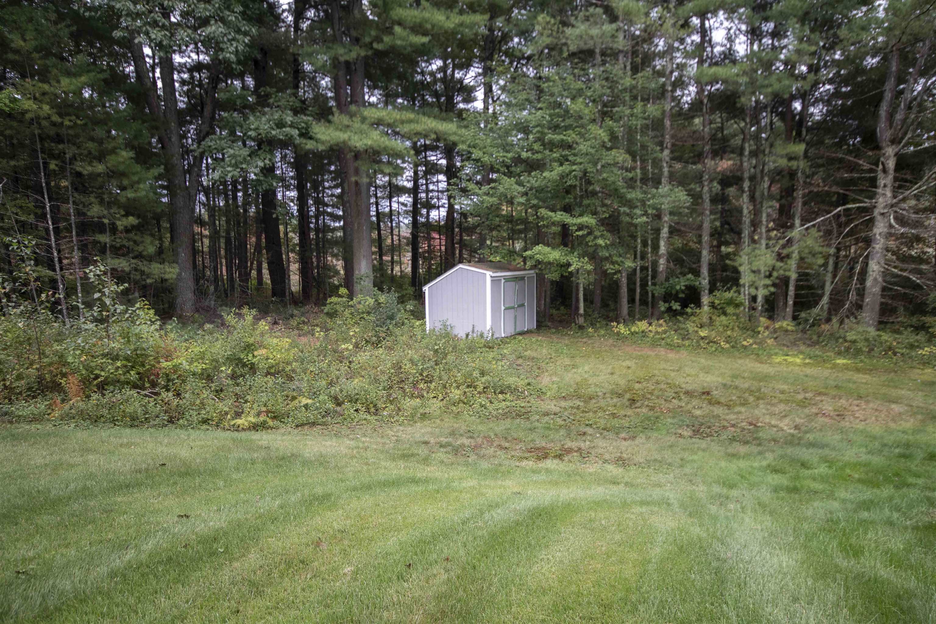 19 Fairway Road Londonderry, NH 03053 - Photo 26 of 32