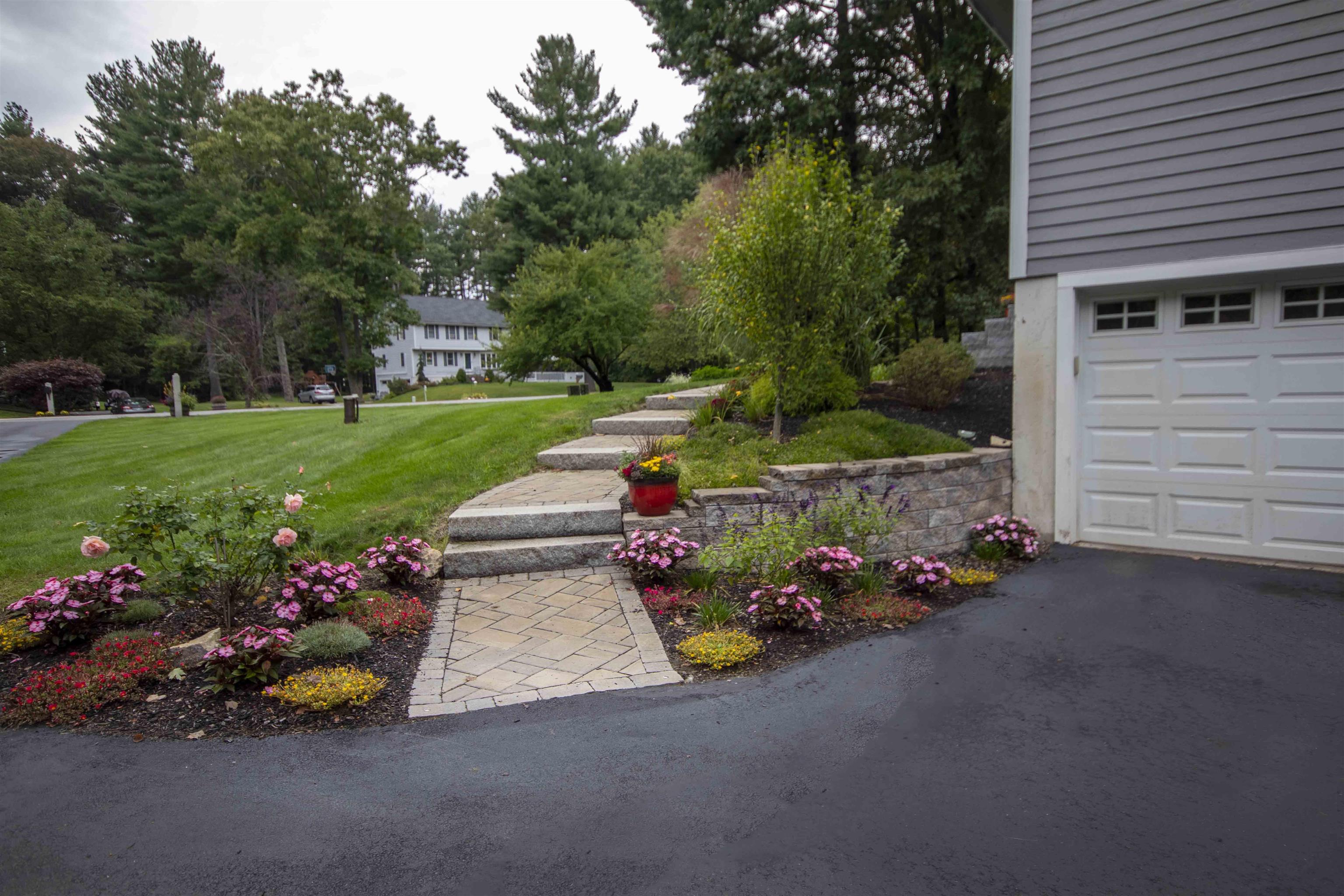 19 Fairway Road Londonderry, NH 03053 - Photo 29 of 32