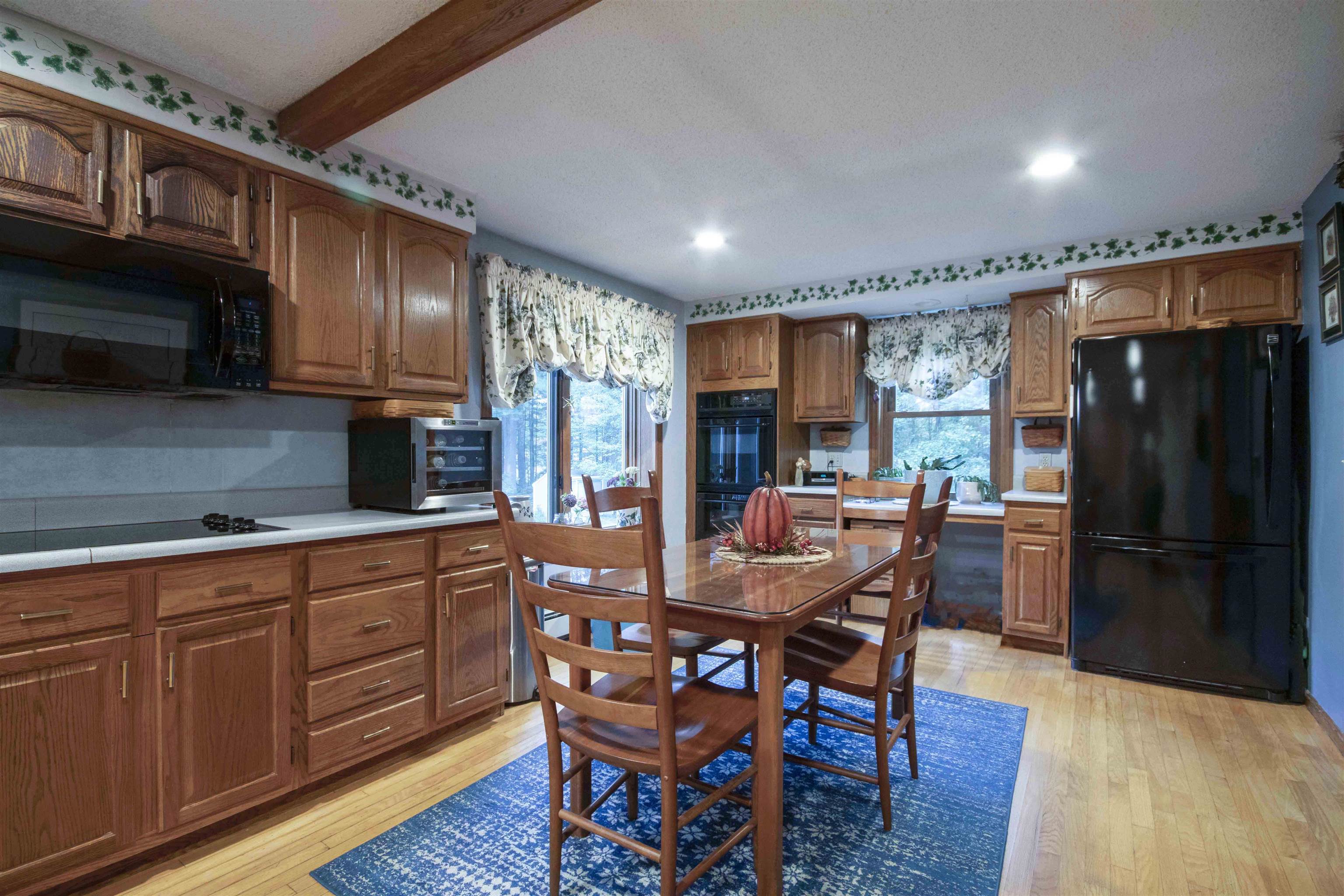 19 Fairway Road Londonderry, NH 03053 - Photo 4 of 32
