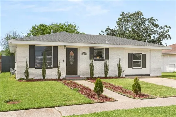 $224,900 | 5180 Mt Shasta Lane, Marrero, LA 70072
