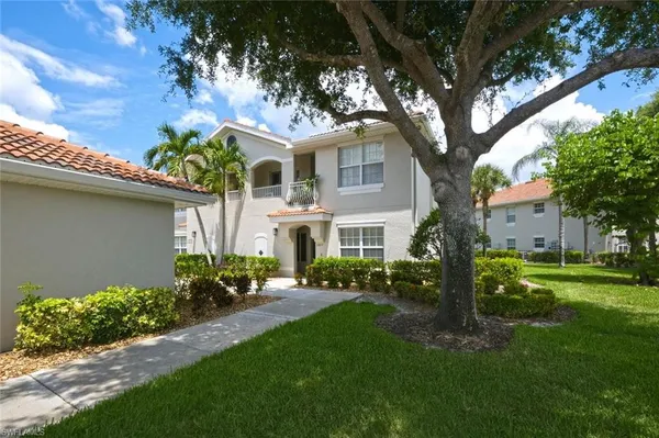 $338,500 | 3033 Driftwood Way, Unit 3407, Naples, FL 34109