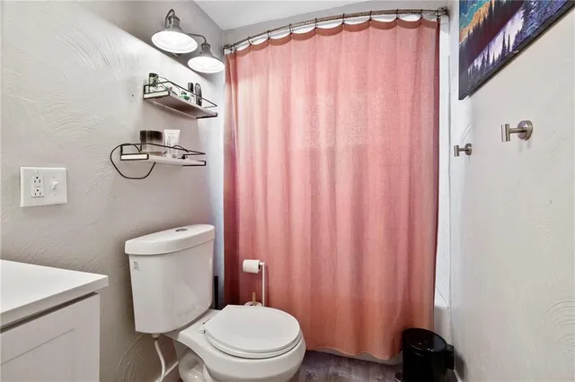 $274,000 | 309 Thorne Street, Houston, PA 15342