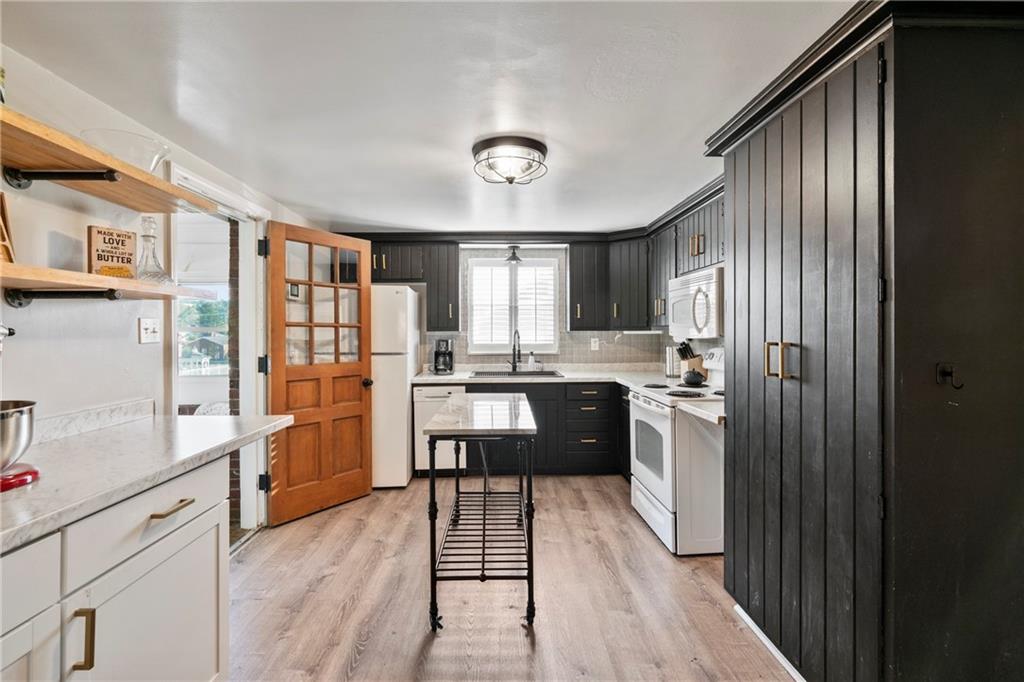 309 Thorne Street Houston, PA 15342 - Photo 5 of 28