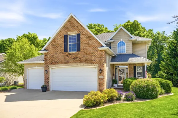 $624,900 | 1594 Kingswood Drive, Neenah, WI 54956
