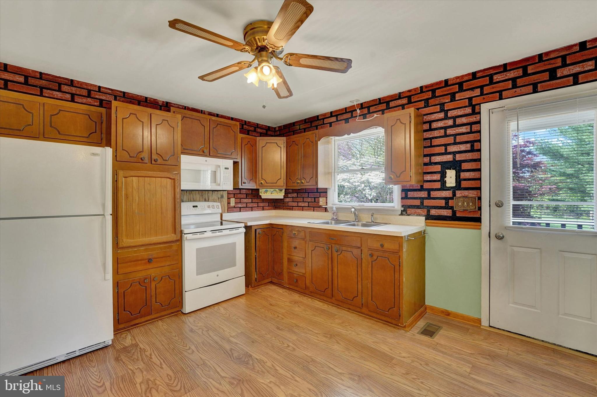4342 Cooper Road Whiteford, MD 21160 - Photo 9 of 26 Kitchen