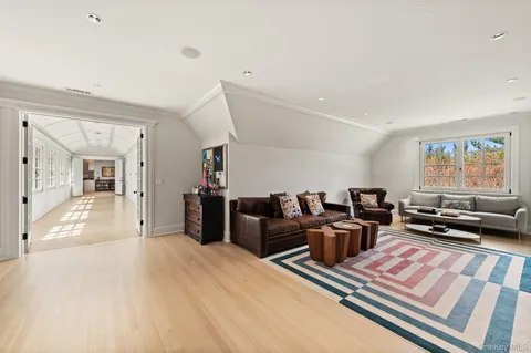 $6,250,000 | 9 Terrace Circle, Armonk, NY 10504