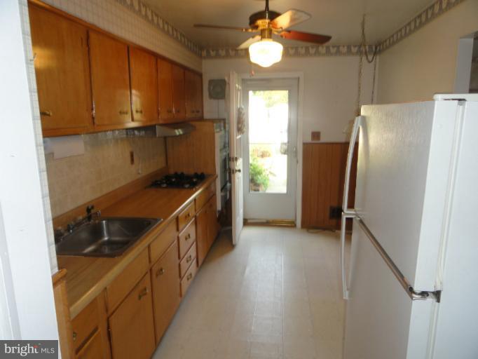 5685 Arnhem Road Baltimore, MD 21206 - Photo 14 of 24 Kitchen