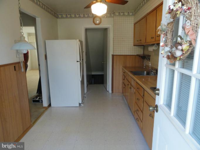 5685 Arnhem Road Baltimore, MD 21206 - Photo 20 of 24 Kitchen