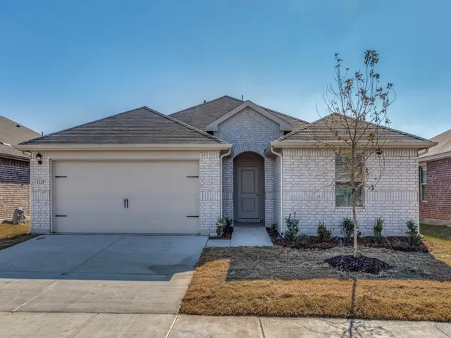 $2,175 | 1328 Briar Hl Drive, Denton, TX 76207