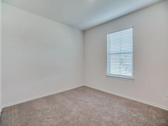 $2,175 | 1328 Briar Hl Drive, Denton, TX 76207