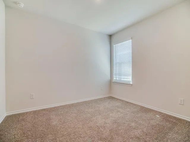 $2,175 | 1328 Briar Hl Drive, Denton, TX 76207