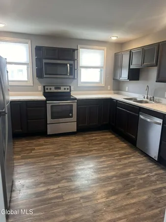$2,300 | 1687 Avenue A, Schenectady, NY 12308