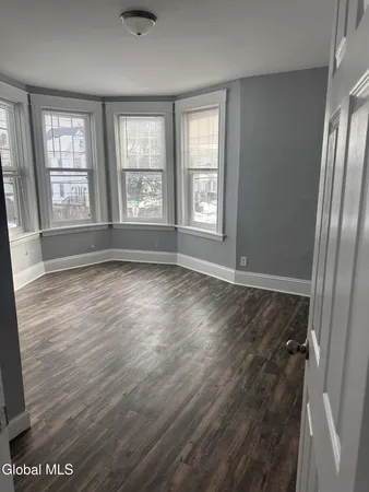 $2,300 | 1687 Avenue A, Schenectady, NY 12308