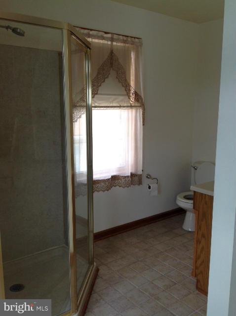 7406 Old Battle Grove Road Baltimore, MD 21222 - Photo 8 of 16 Bath (Master)