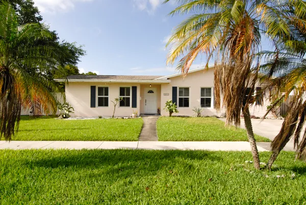 $759,000 | 205 Southeast 4th Terrace, Unit 12, Dania Beach, FL 33004