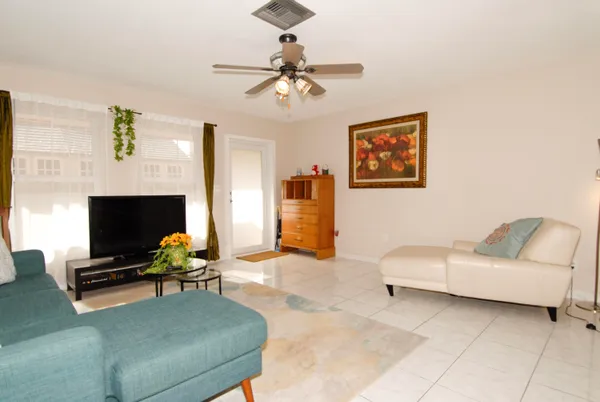 $759,000 | 205 Southeast 4th Terrace, Unit 12, Dania Beach, FL 33004