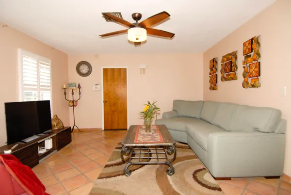 $759,000 | 205 Southeast 4th Terrace, Unit 12, Dania Beach, FL 33004