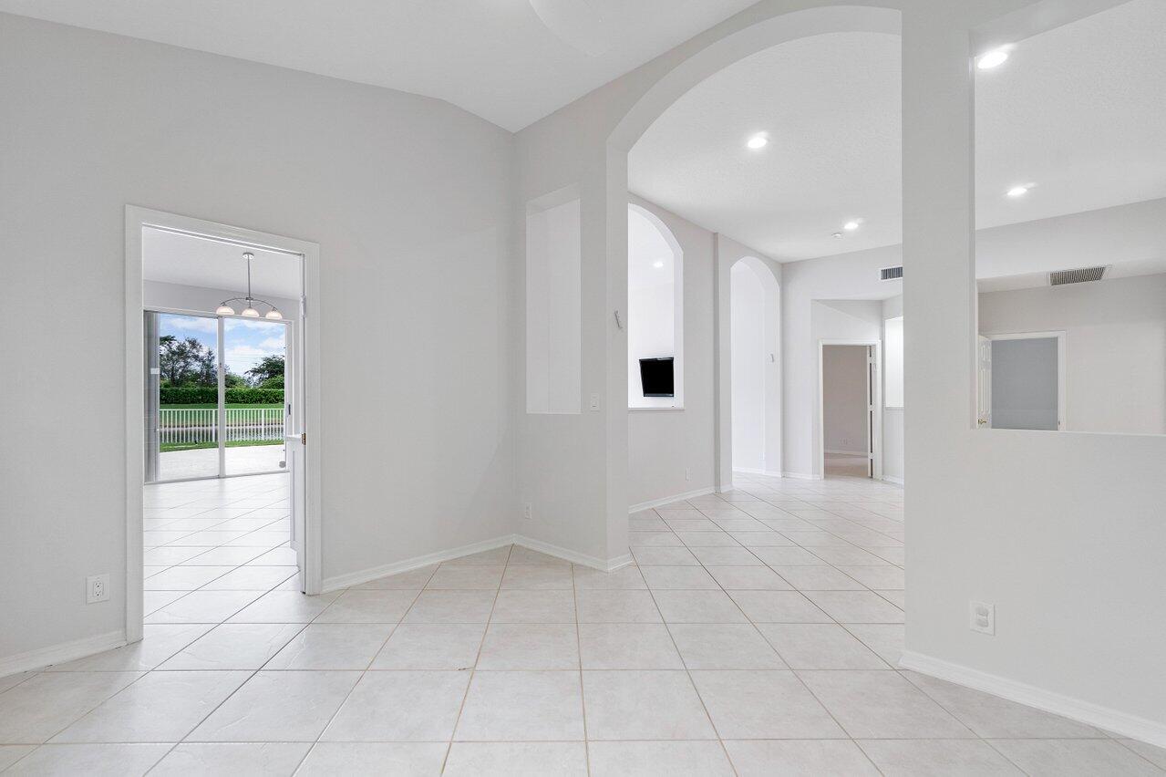 12349 Cascades Pointe Drive Boca Raton, FL 33428 - Photo 10 of 36 008-12349CascadesPointeDrive-BocaRaton-F