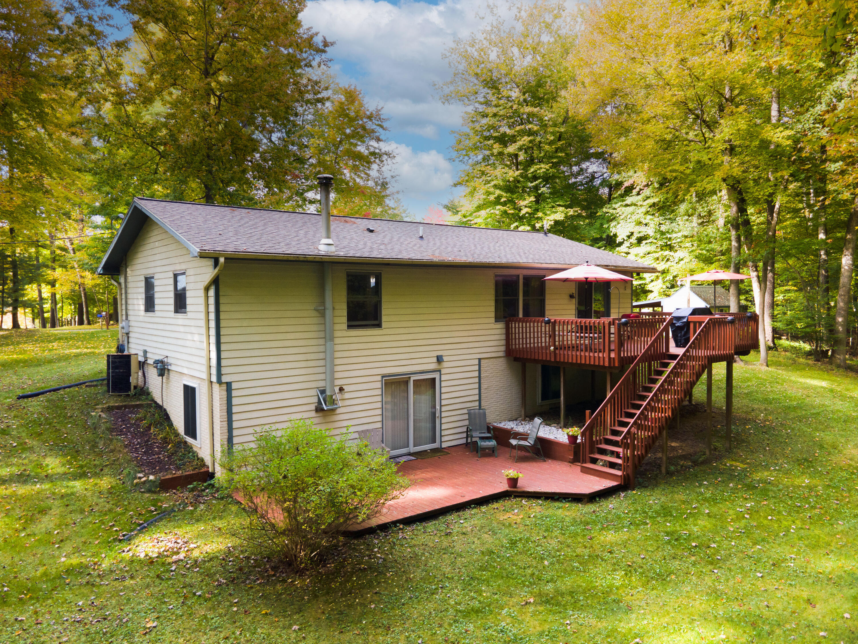 Undisclosed Address Newaygo, MI 49337 - Photo 2 of 29 3. Rear Exterior Left Corner