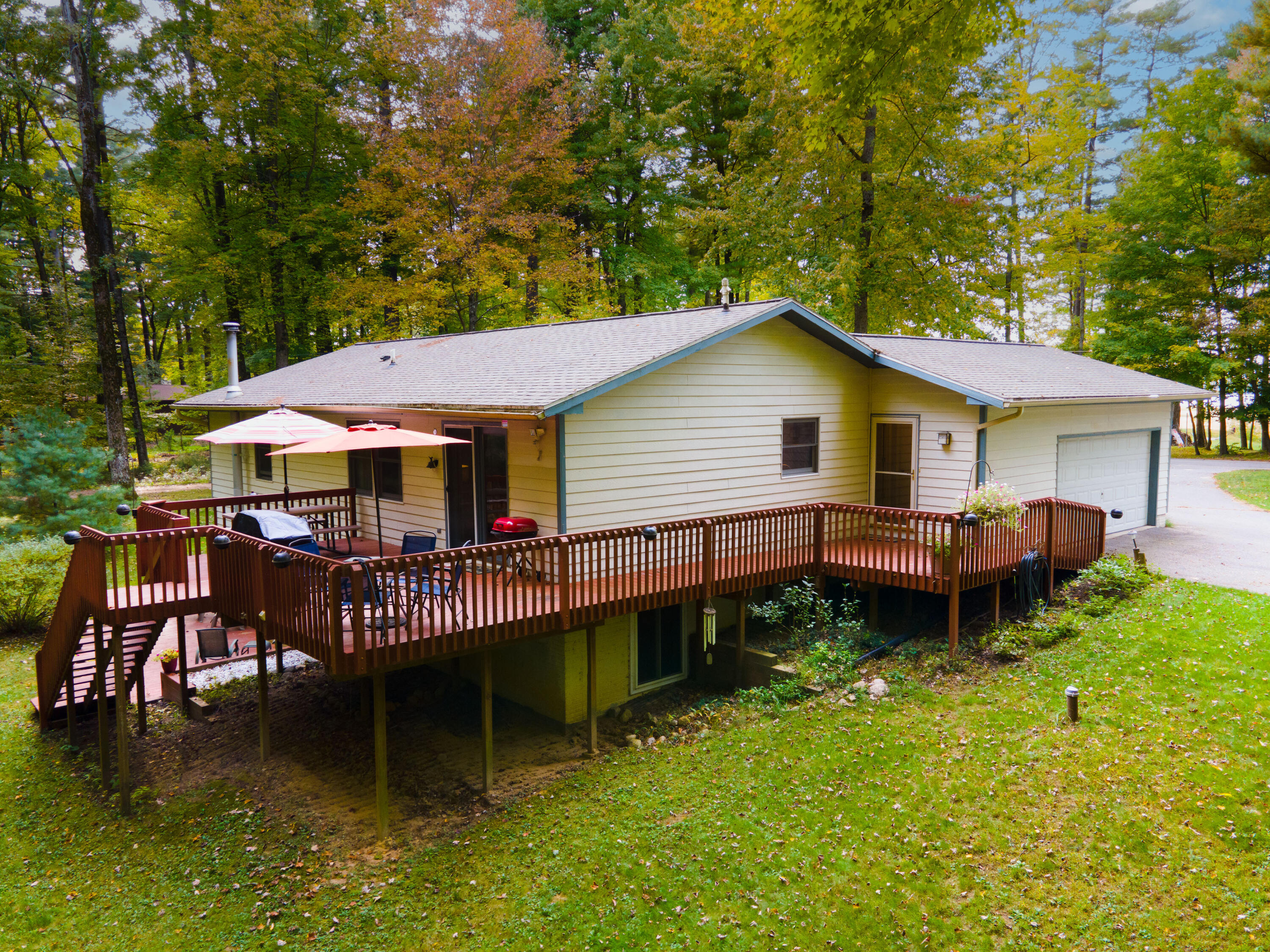 Undisclosed Address Newaygo, MI 49337 - Photo 3 of 29 4. Rear Exterior Right Corner