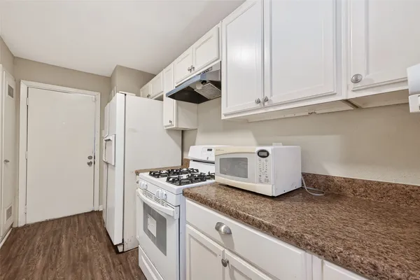 $1,650 | 3927 Prudence Drive, Houston, TX 77045