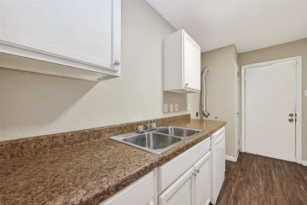 $1,650 | 3927 Prudence Drive, Houston, TX 77045