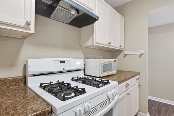 $1,650 | 3927 Prudence Drive, Houston, TX 77045