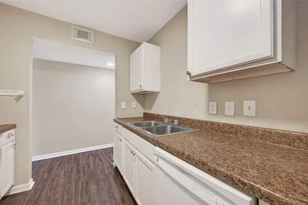 $1,650 | 3927 Prudence Drive, Houston, TX 77045