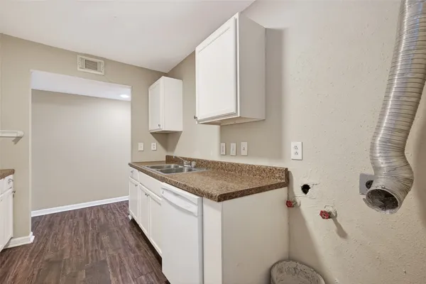 $1,650 | 3927 Prudence Drive, Houston, TX 77045