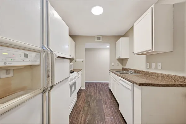 $1,650 | 3927 Prudence Drive, Houston, TX 77045