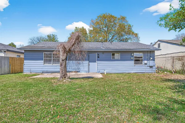 $1,650 | 3927 Prudence Drive, Houston, TX 77045