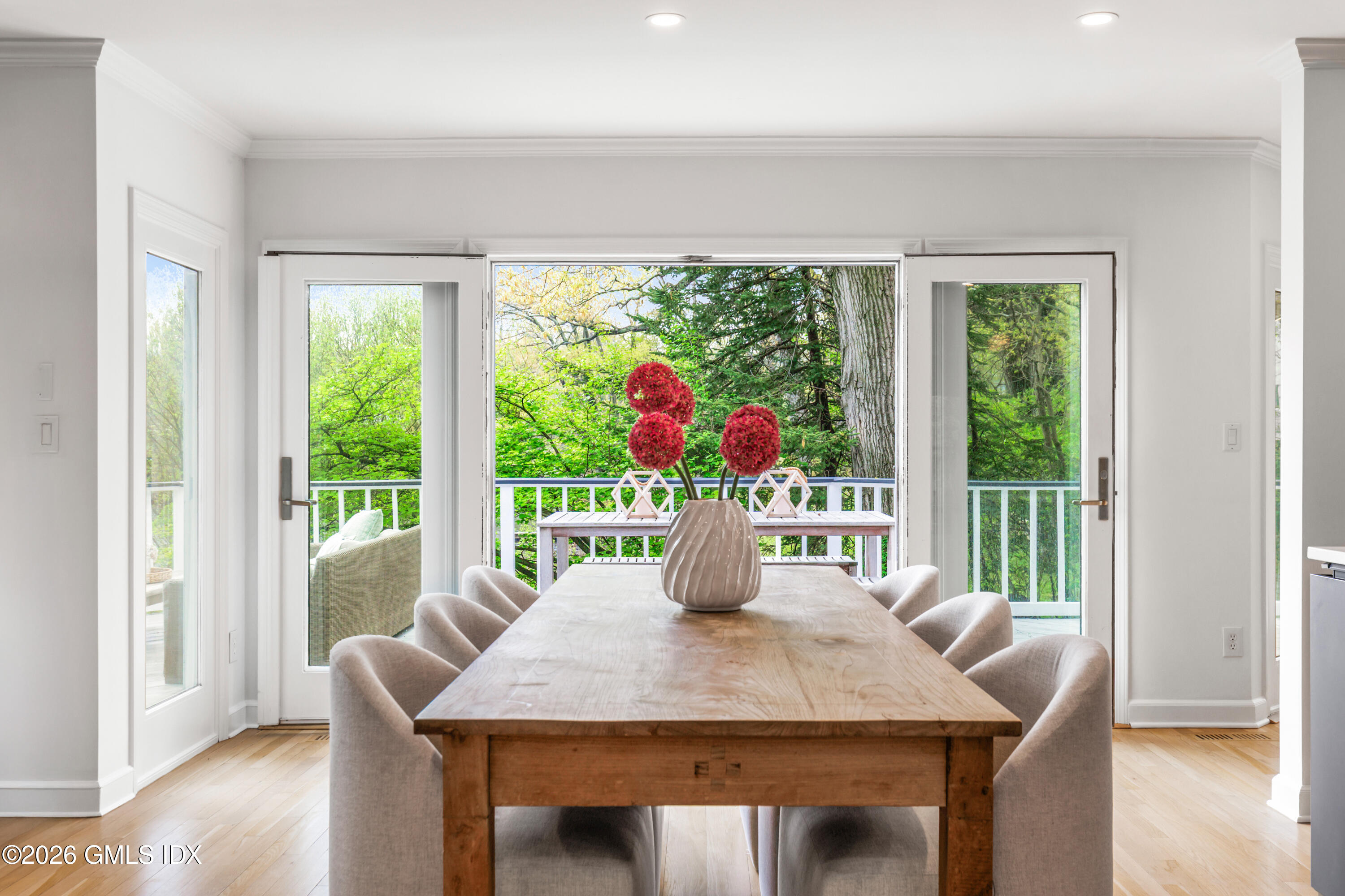74 Long Meadow Road Riverside, CT 06878 - Photo 6 of 38 Dining area