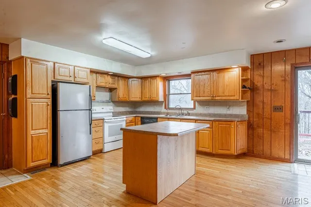 $310,000 | 3 Southwoods Drive, Festus, MO 63028