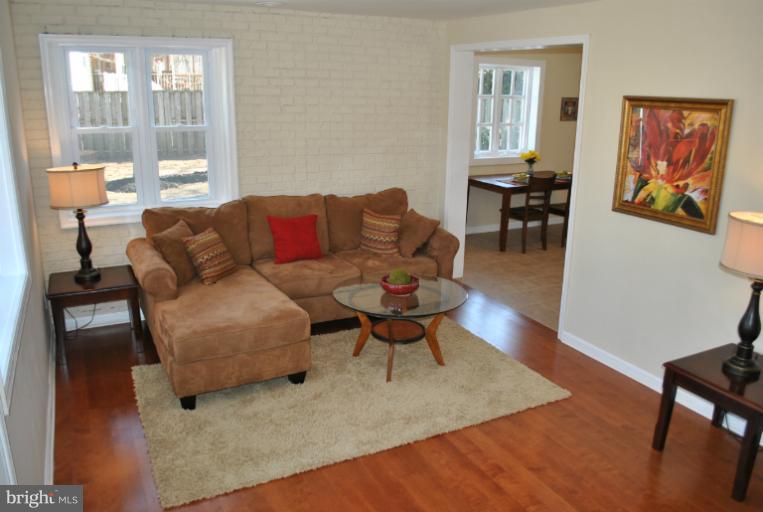 803 Meadow Road Severn, MD 21144 - Photo 17 of 30 Living Room