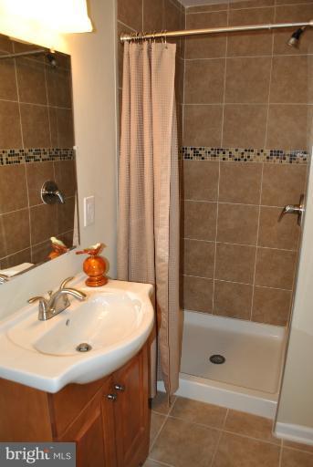 803 Meadow Road Severn, MD 21144 - Photo 3 of 30 Bath