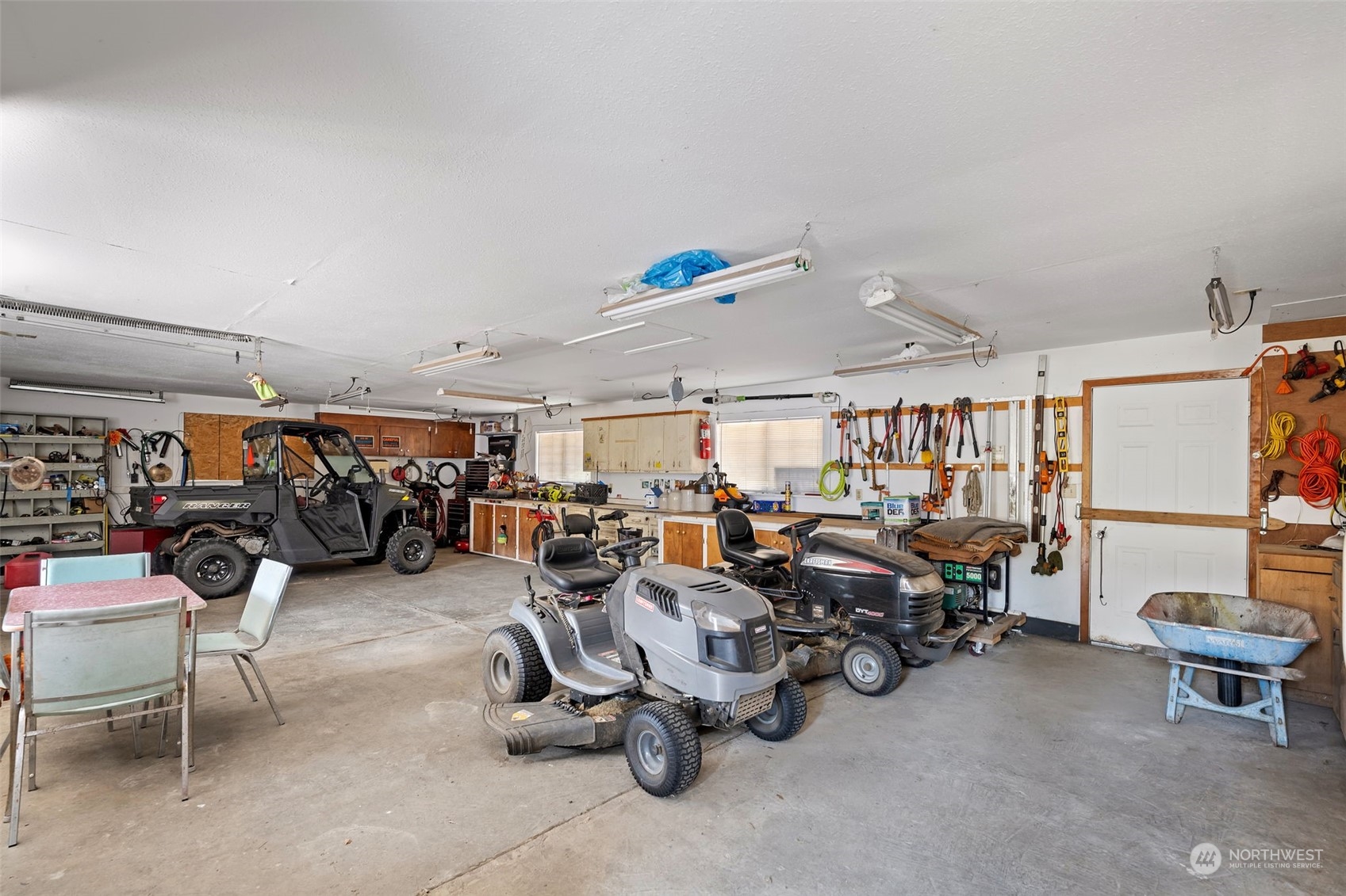628 East Valley Road Skamokawa, WA 98647 - Photo 34 of 39 a view of a room with gym equipment