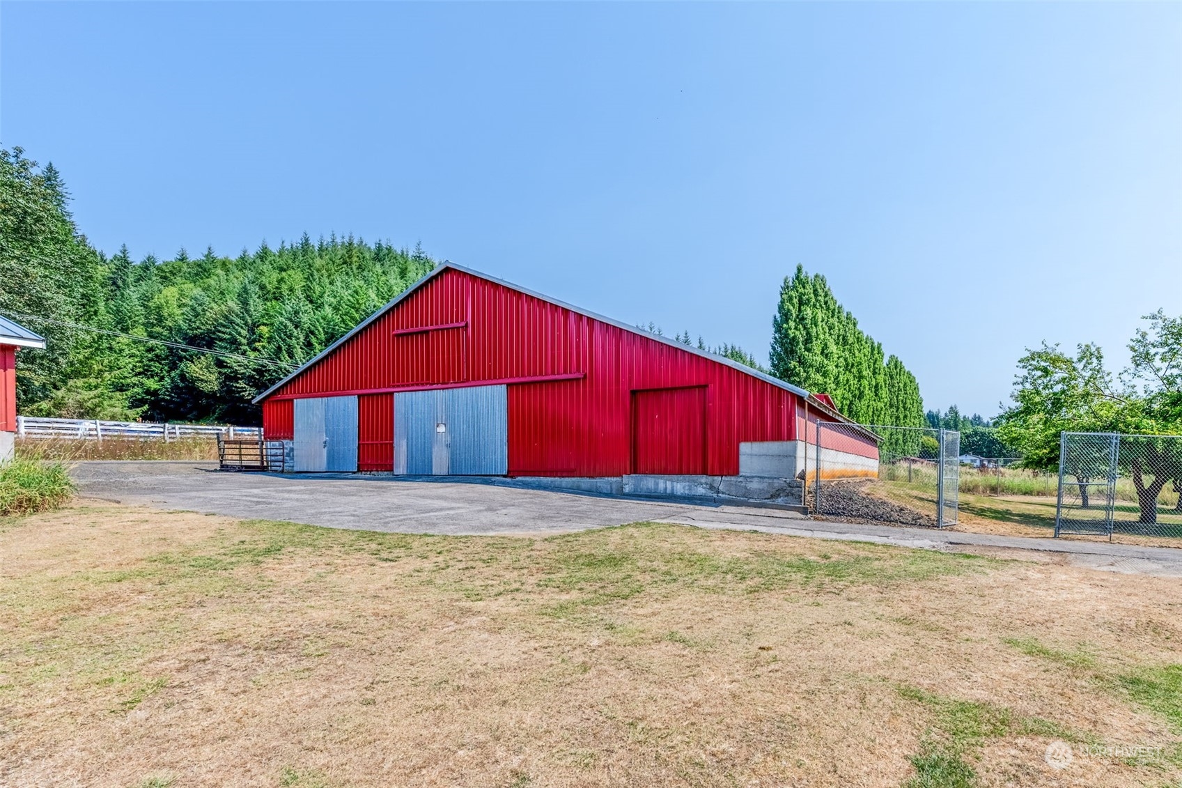 628 East Valley Road Skamokawa, WA 98647 - Photo 8 of 39 a view of a yard with wooden fence