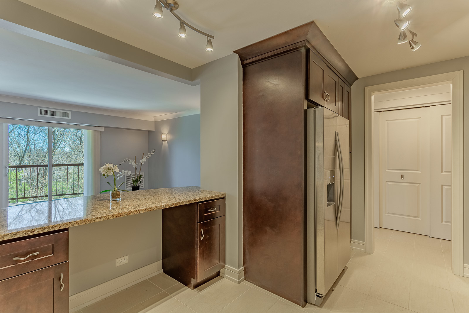 1615 East Central Road, Unit 401A Arlington Heights, IL 60005 - Photo 6 of 16