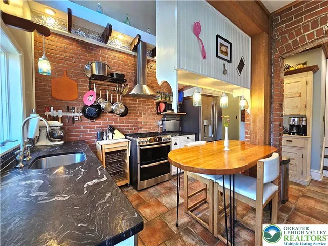 $2,300 | 1513 West Turner Street, Allentown, PA 18102