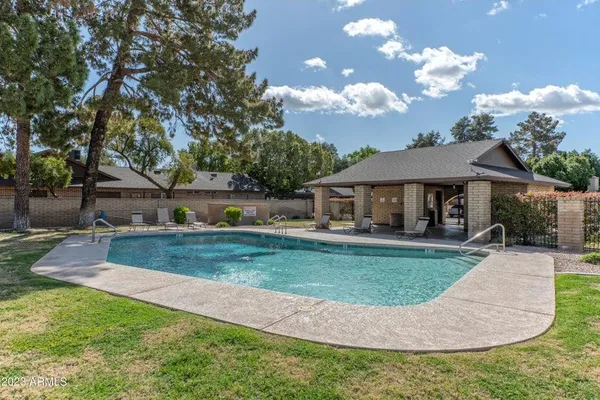 $2,100 | 117 West Concorda Drive, Unit 103, Tempe, AZ 85282