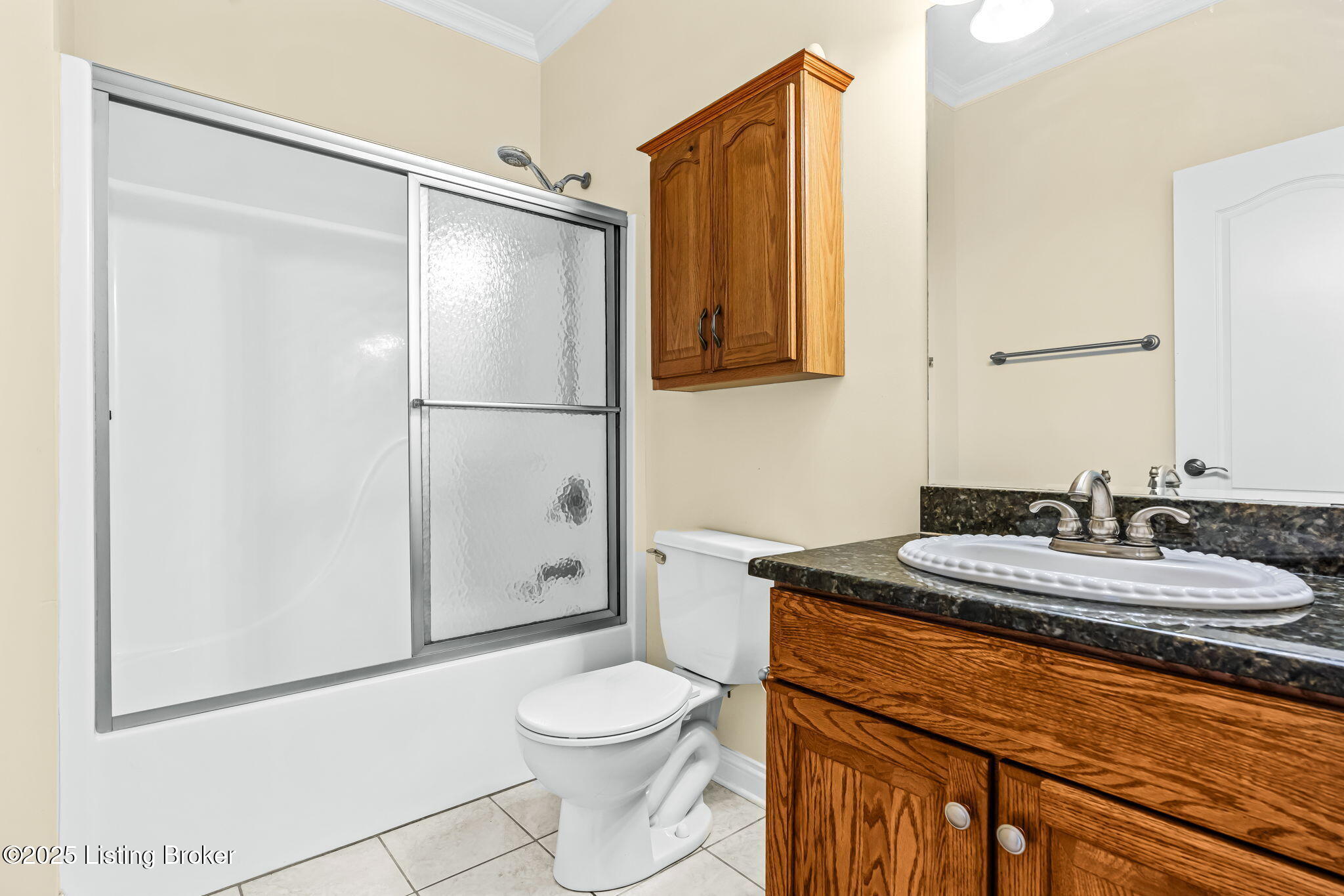 153 Spring Farm Trail Shepherdsville, KY 40165 - Photo 24 of 43 Full Bathroom