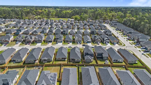 $2,300 | 27097 Kestrel Trail, Magnolia, TX 77354