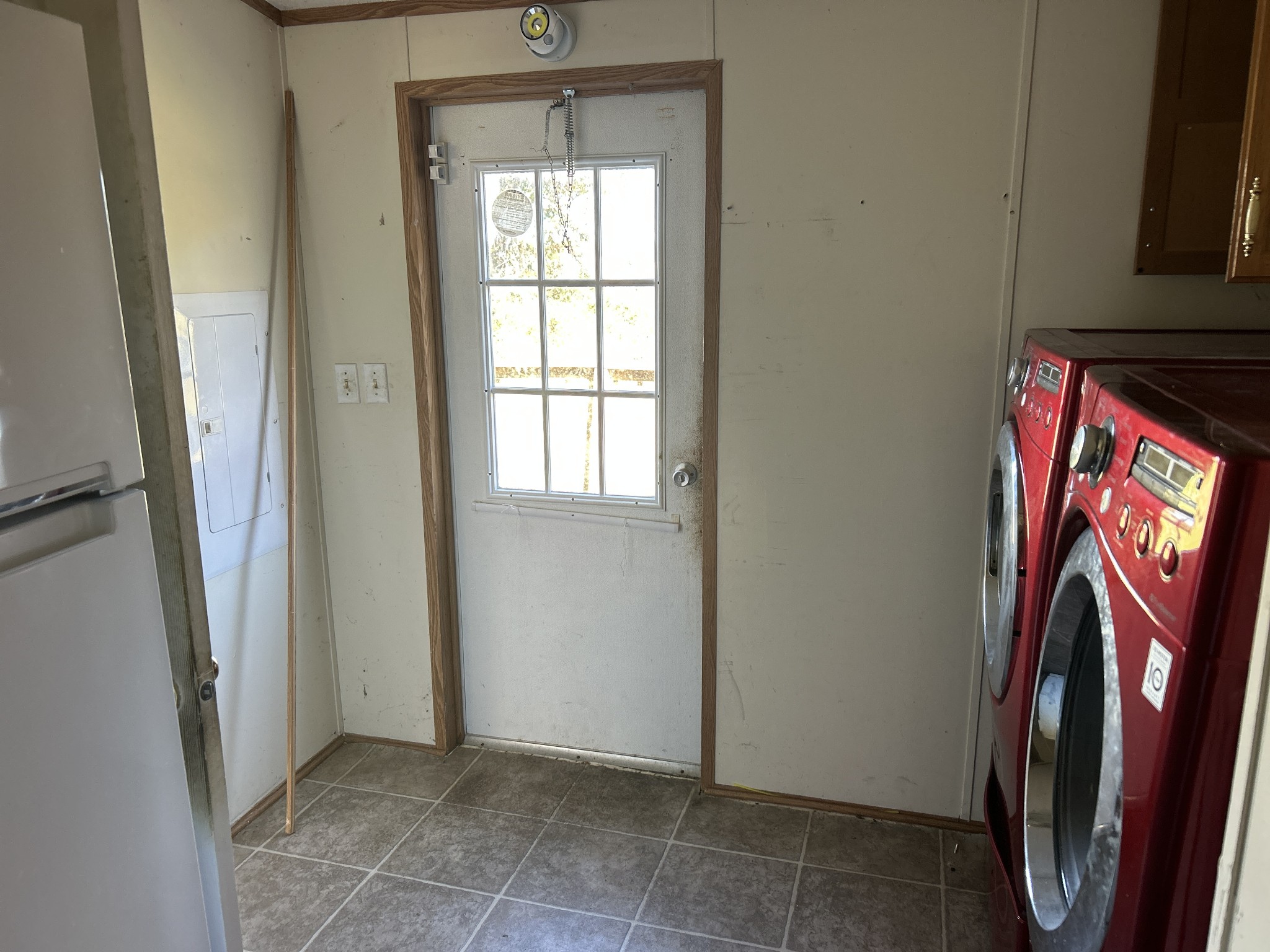 784 Garrison Road Hohenwald, TN 38462 - Photo 20 of 36 a view of an entryway