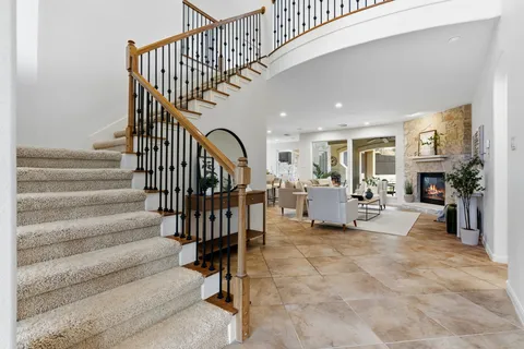 a view of entryway with livingroom and furniture