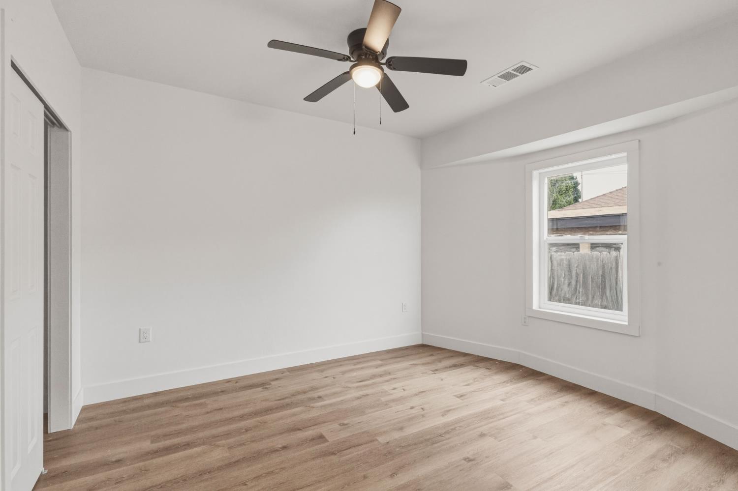 1127 J Street Reedley, CA 93654 - Photo 13 of 25