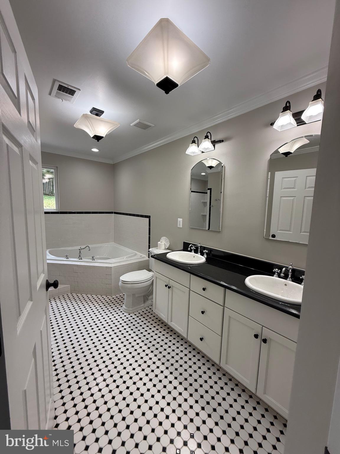 7412 Axton Street Springfield, VA 22151 - Photo 21 of 50 Bedroom 1 - Main - Full Bath