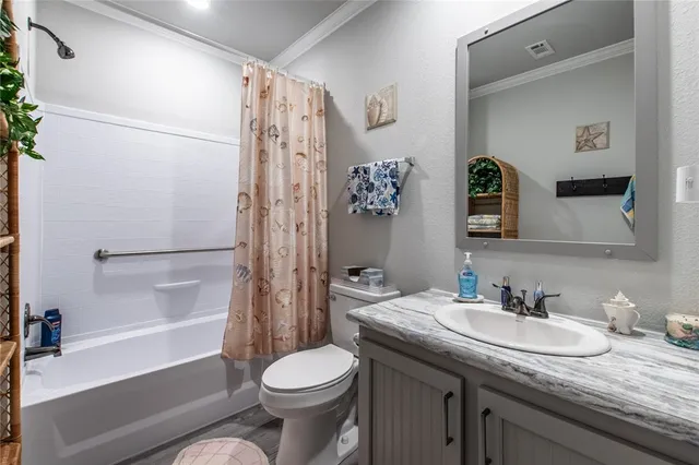 $574,000 | 115 Horseshoe Drive, Mathis, TX 78368