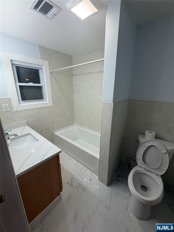 101 Rochelle Avenue, Unit 2 Rochelle Park, NJ 07662 - Photo 7 of 24 Gallery Image 7
