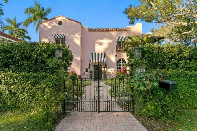 $2,700,000 | 7211 3rd Avenue South, St. Petersburg, FL 33707